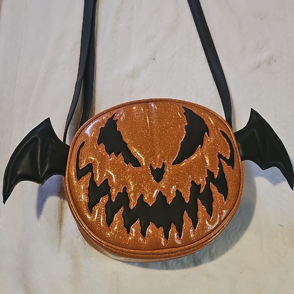 pain & stitches Handbags - Pain & Stitches Pumpkin Bat Crossbody Bag